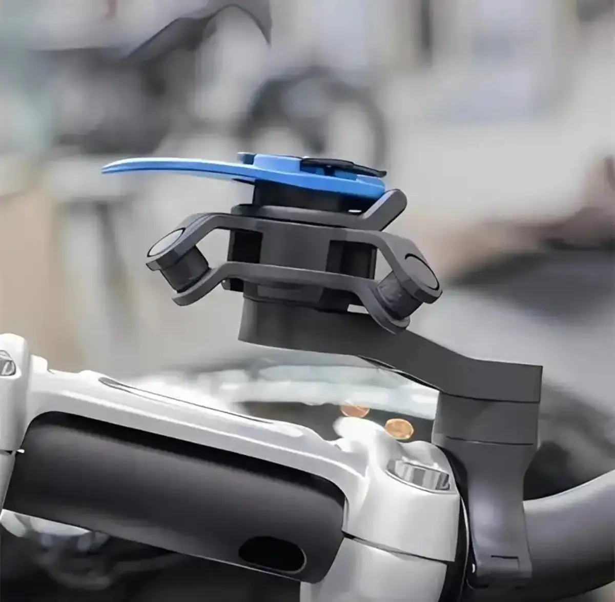 Twist Lock Ride Phone Mount 1