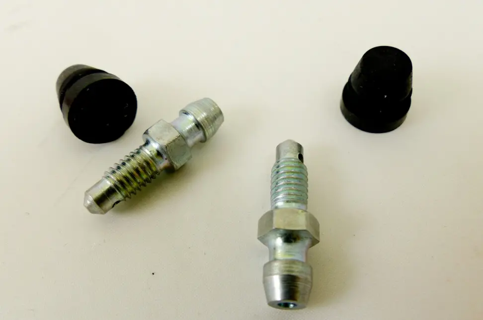 Brembo Bleeding Kit M6 X 1 For Most Ducati Models/Bevel Drives W/Twin Nipple 08 Calipers & Mid 80'S Belt Drives 1