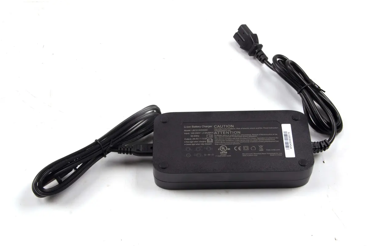 Charger Of The Battery Of Sm05 Backpack Vacuum 1