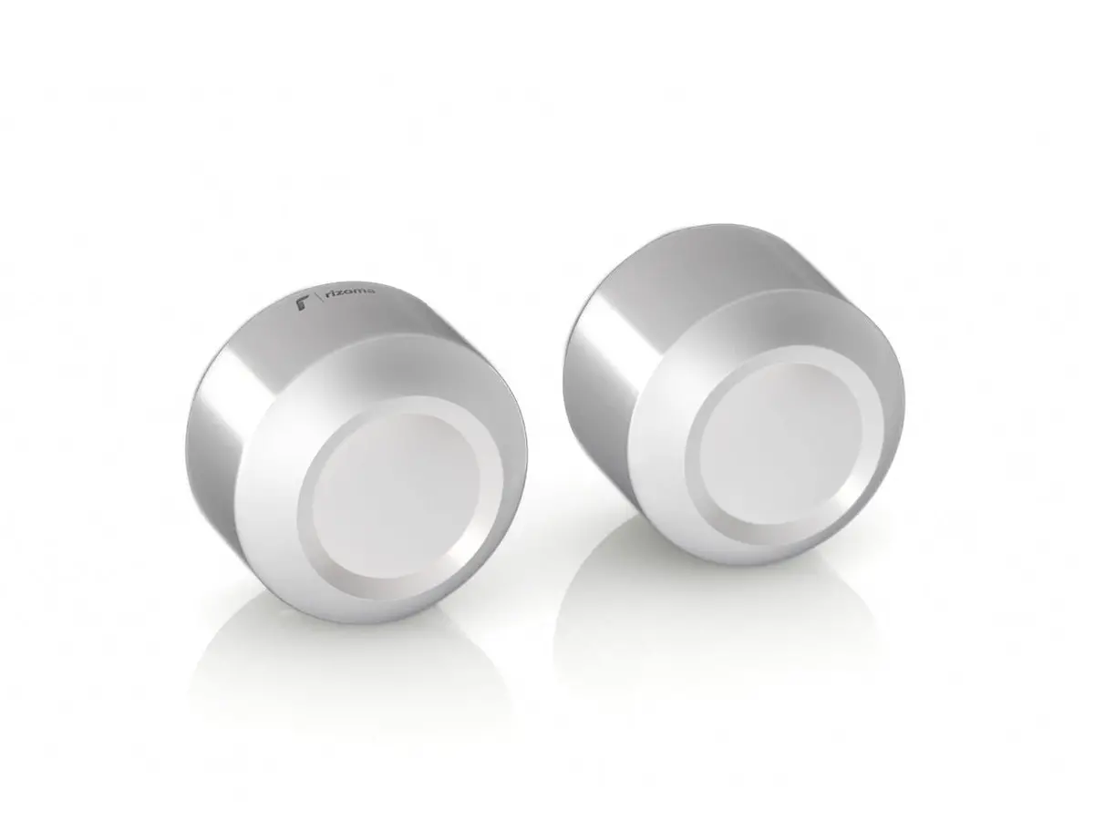 Rizoma Front Axle Nut Covers Silver For Harley-Davidson Softail Slim 14-17 1