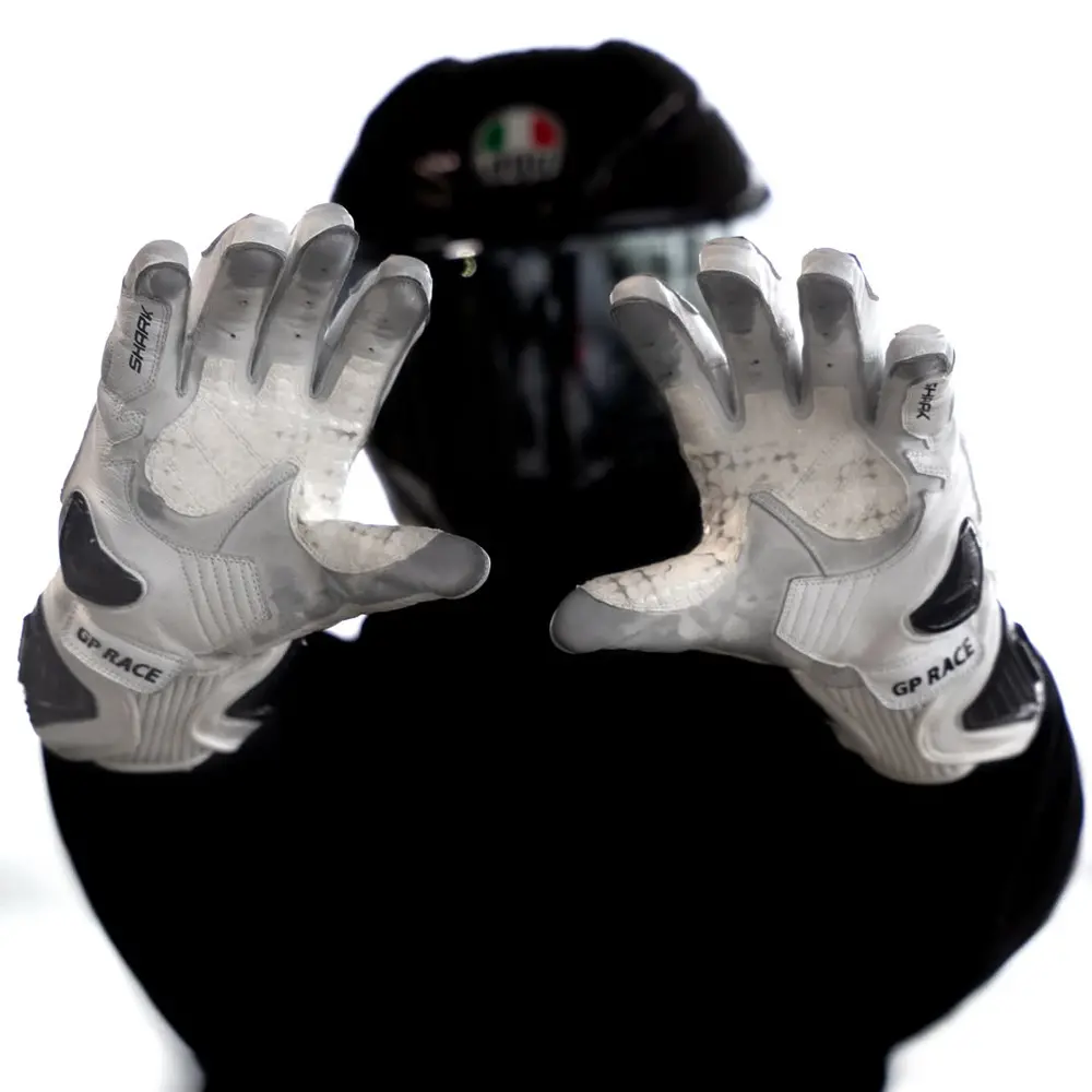 Shark Torsion White Gloves 2